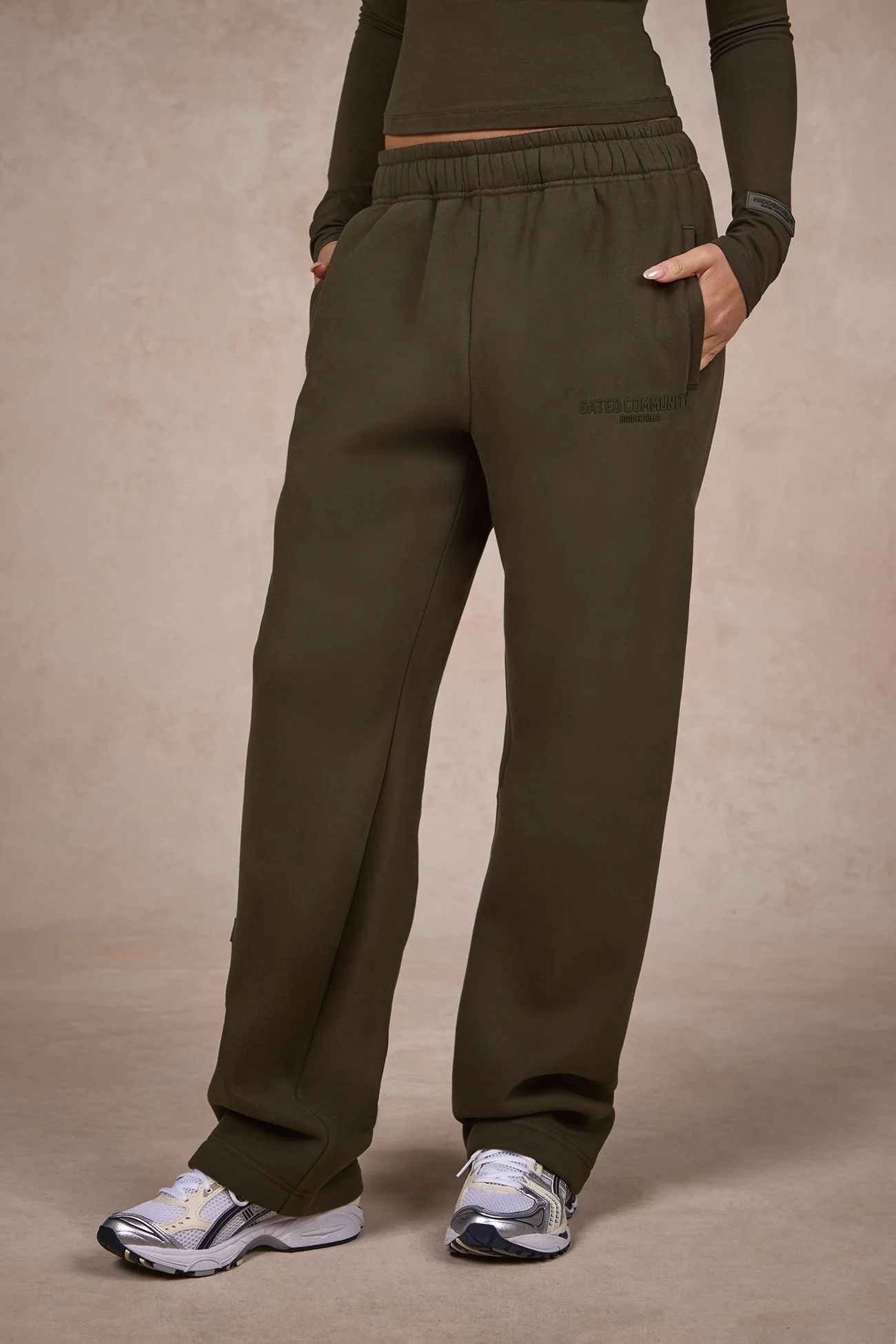 BASICS STRAIGHT LEG SWEATPANTS OLIVE