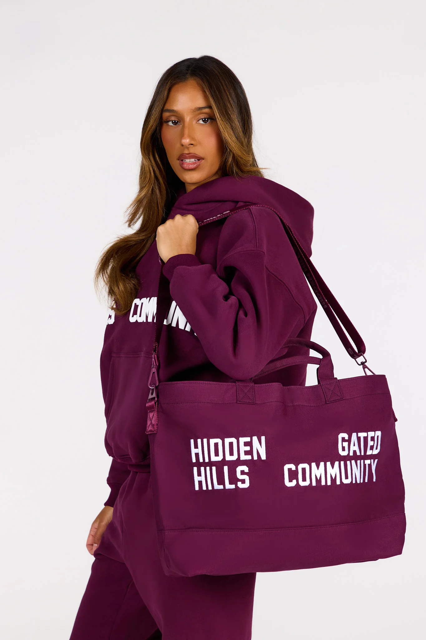 GATED COMMUNITY CANVAS SHOPPER BAG DARK PLUM - Image 3