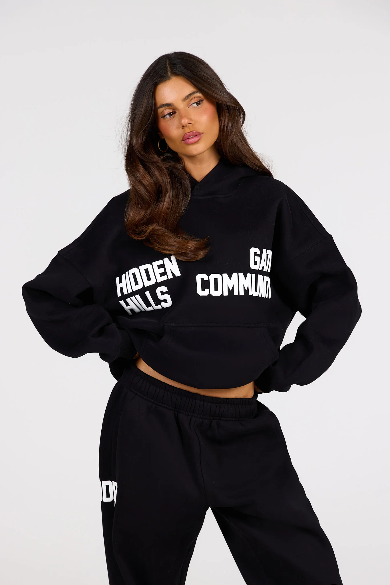 GATED COMMUNITY HOODIE BLACK