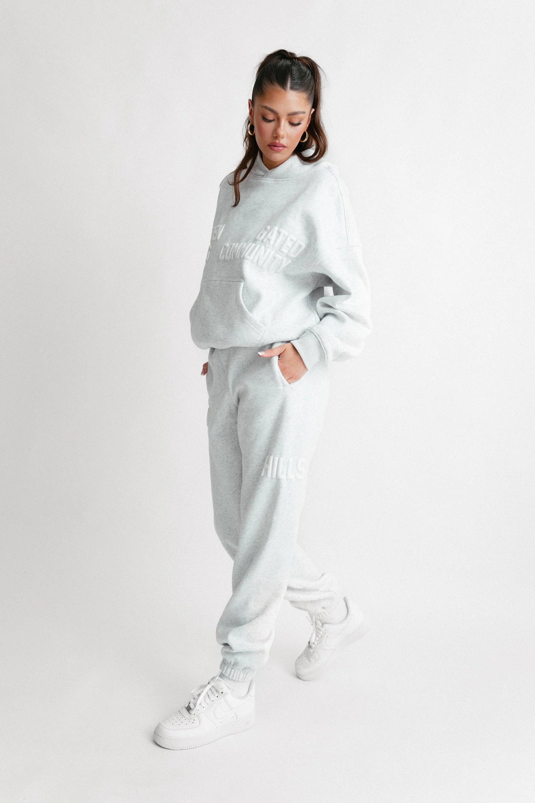 GATED COMMUNITY HOODIE LIGHT GREY - Image 4