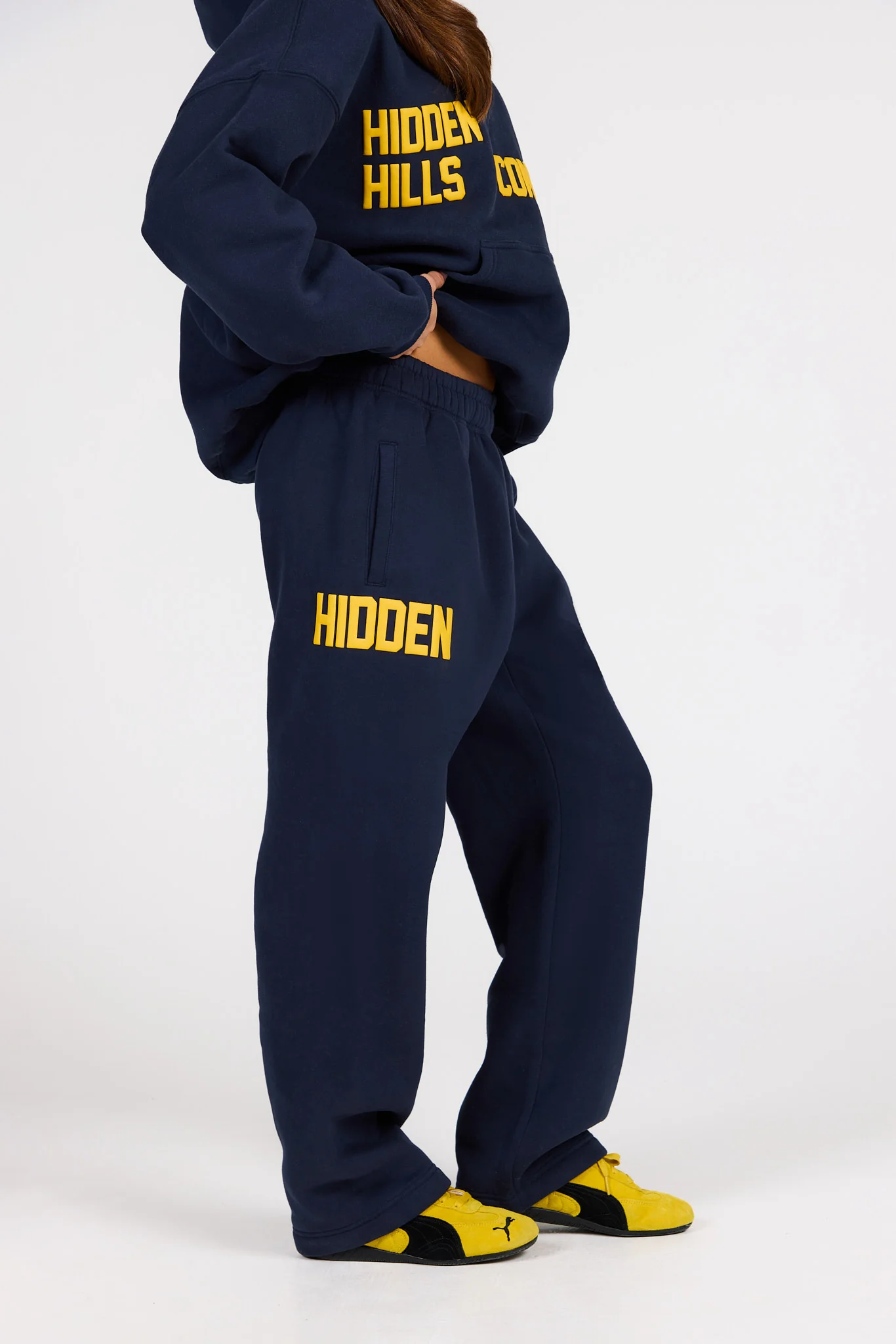 GATED COMMUNITY STRAIGHT LEG SWEATPANTS AMBER/NAVY
