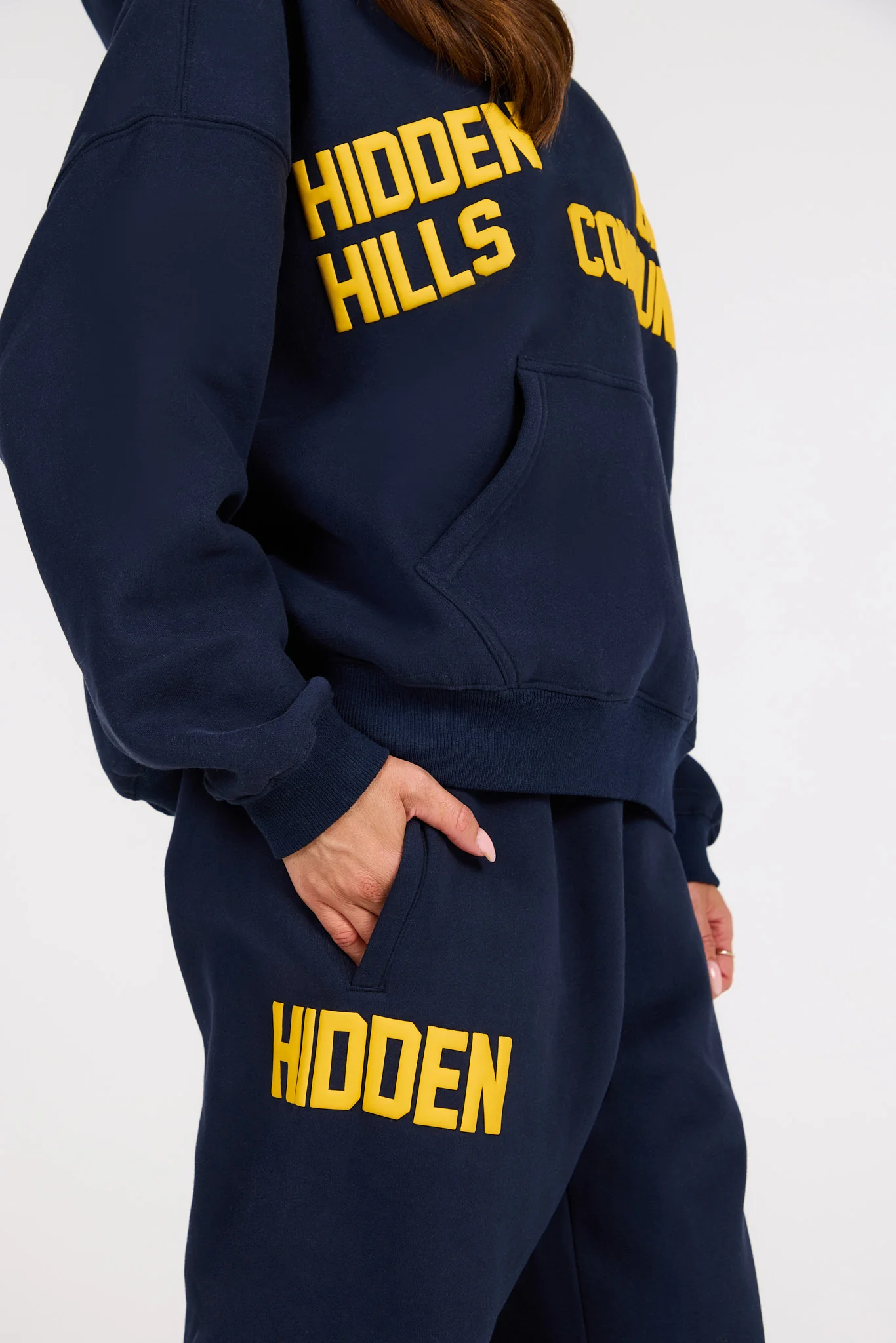 GATED COMMUNITY HOODIE AMBER/NAVY - Image 3