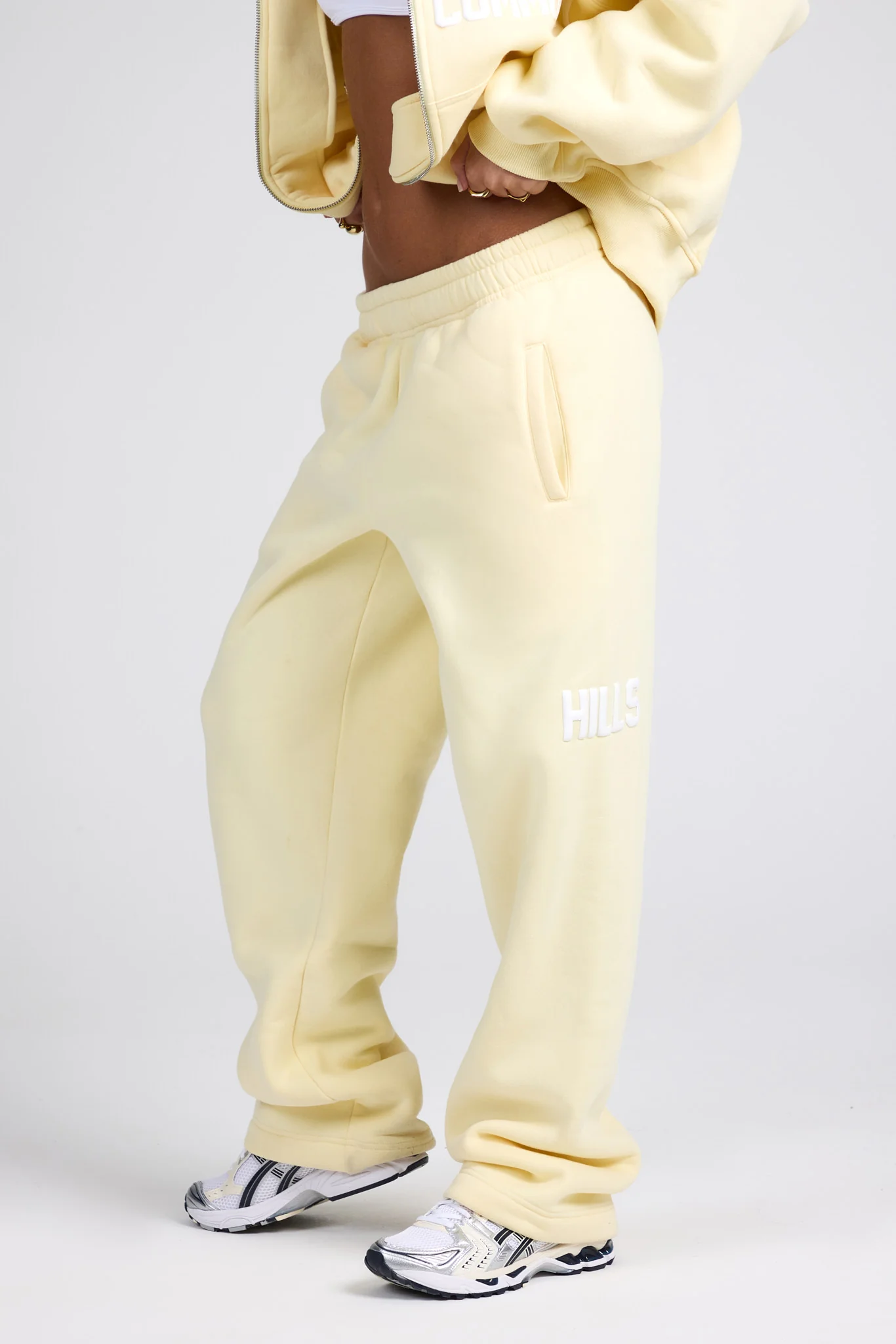 GATED COMMUNITY STRAIGHT LEG SWEATPANTS BUTTER YELLOW - Image 5