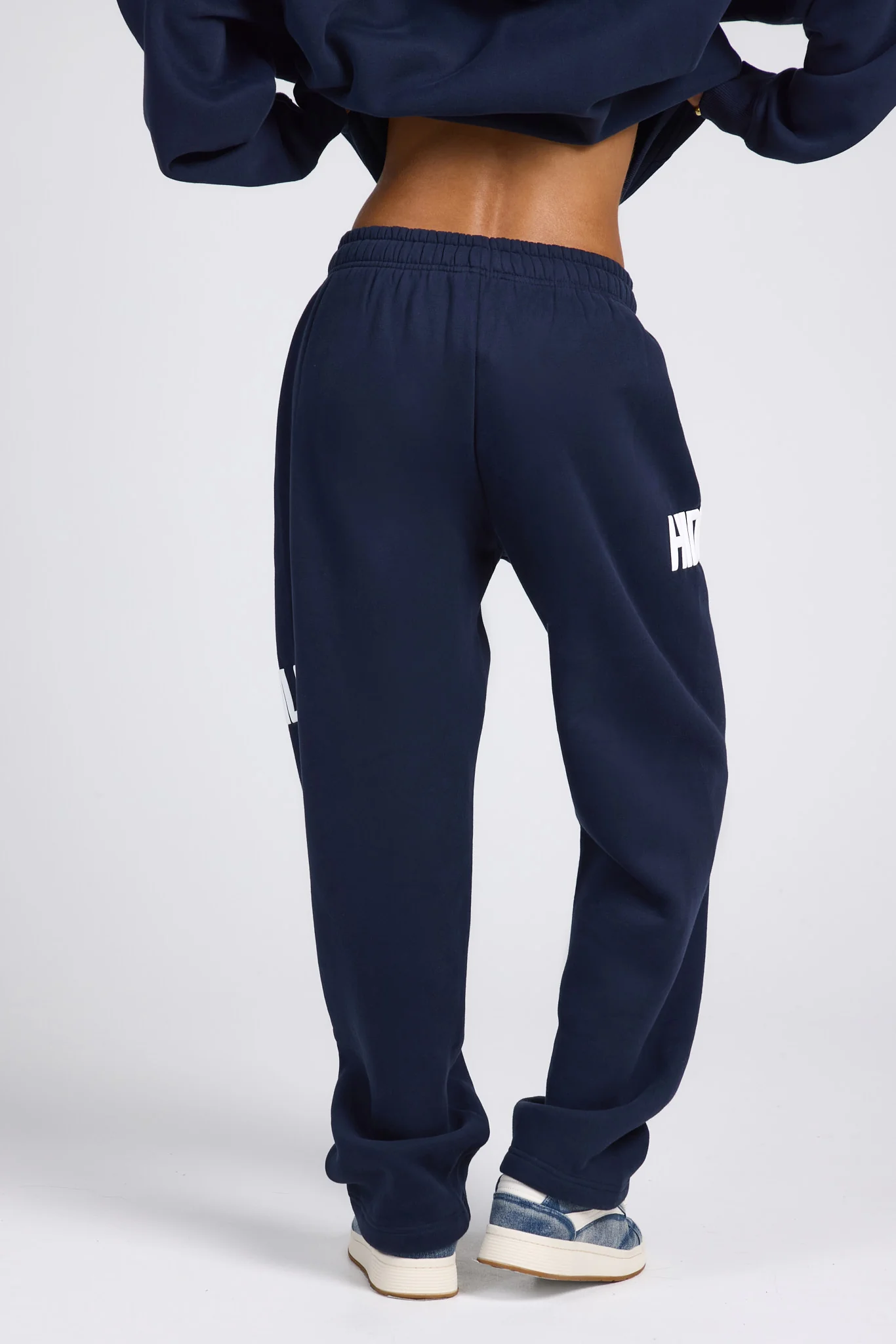 GATED COMMUNITY STRAIGHT LEG SWEATPANTS NAVY - Image 4