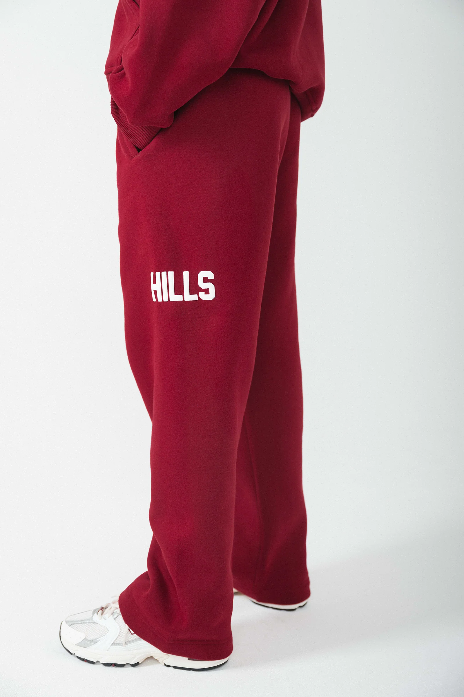 GATED COMMUNITY STRAIGHT LEG SWEATPANTS BURGUNDY - Image 3