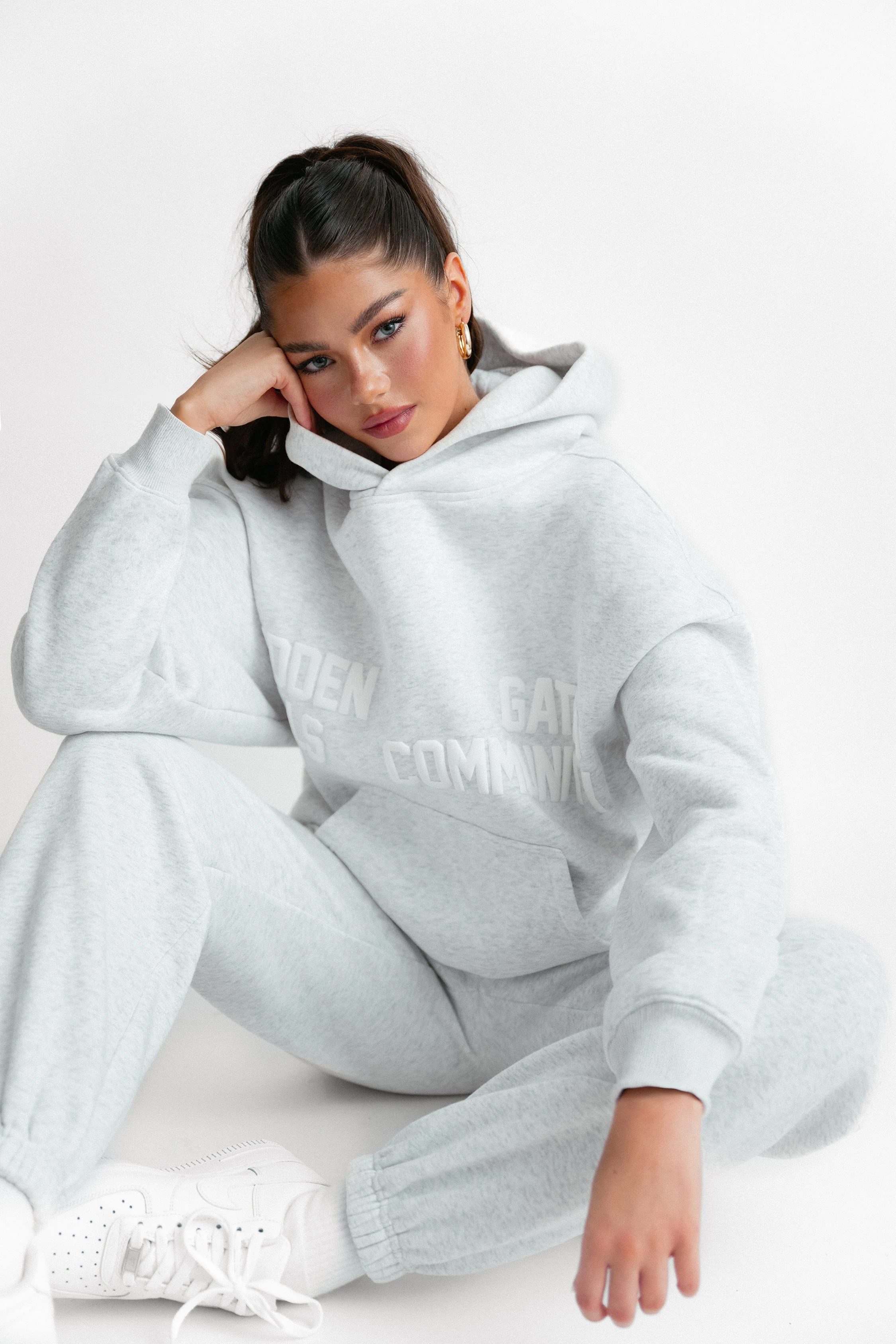 GATED COMMUNITY CUFFED SWEATPANTS LIGHT GREY - Image 3