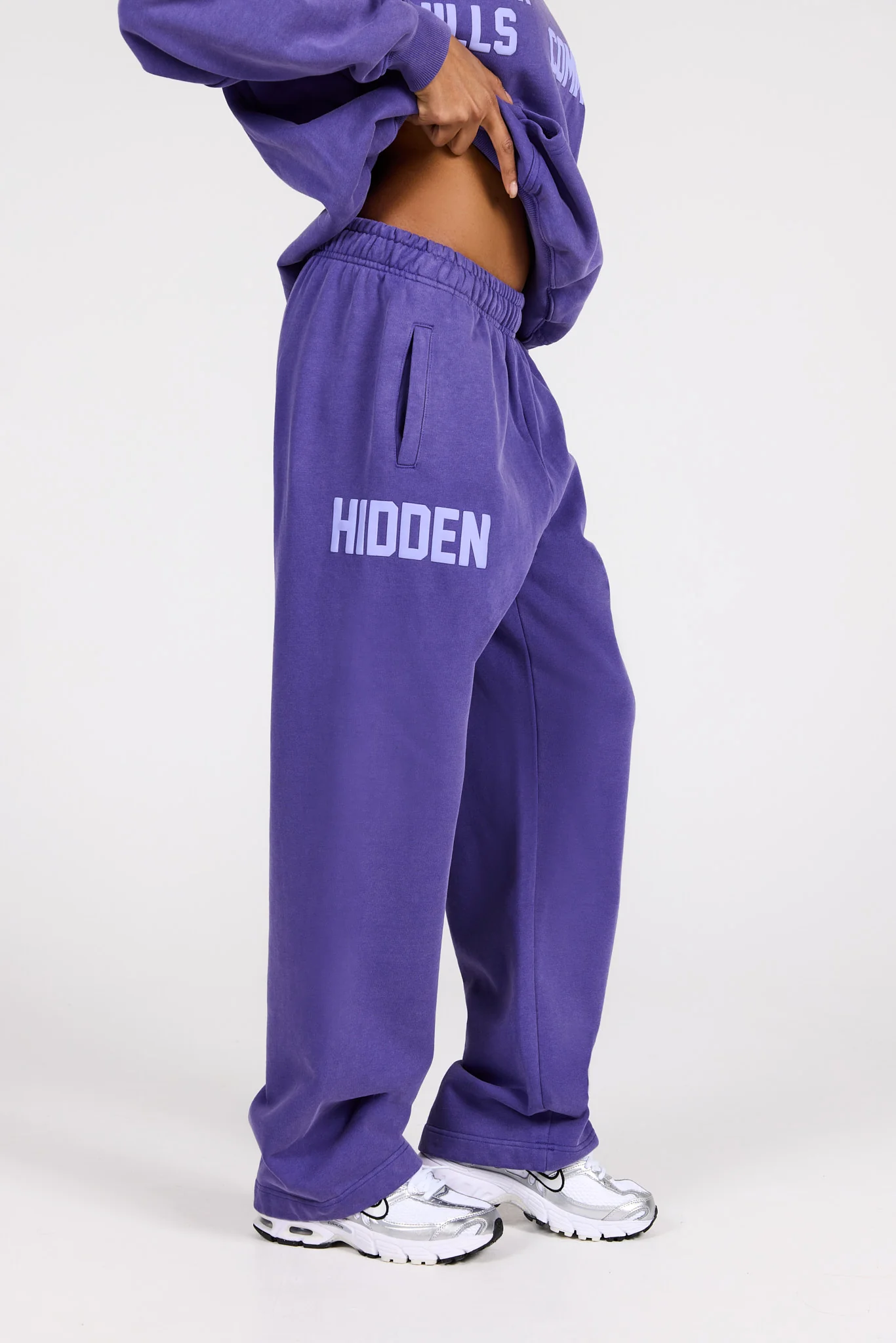 GATED COMMUNITY VINTAGE WASH STRAIGHT LEG SWEATPANTS PURPLE