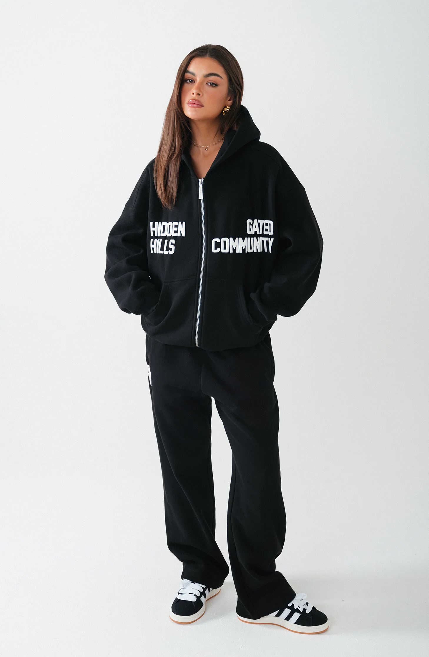 GATED COMMUNITY ZIP HOODIE BLACK - Image 3