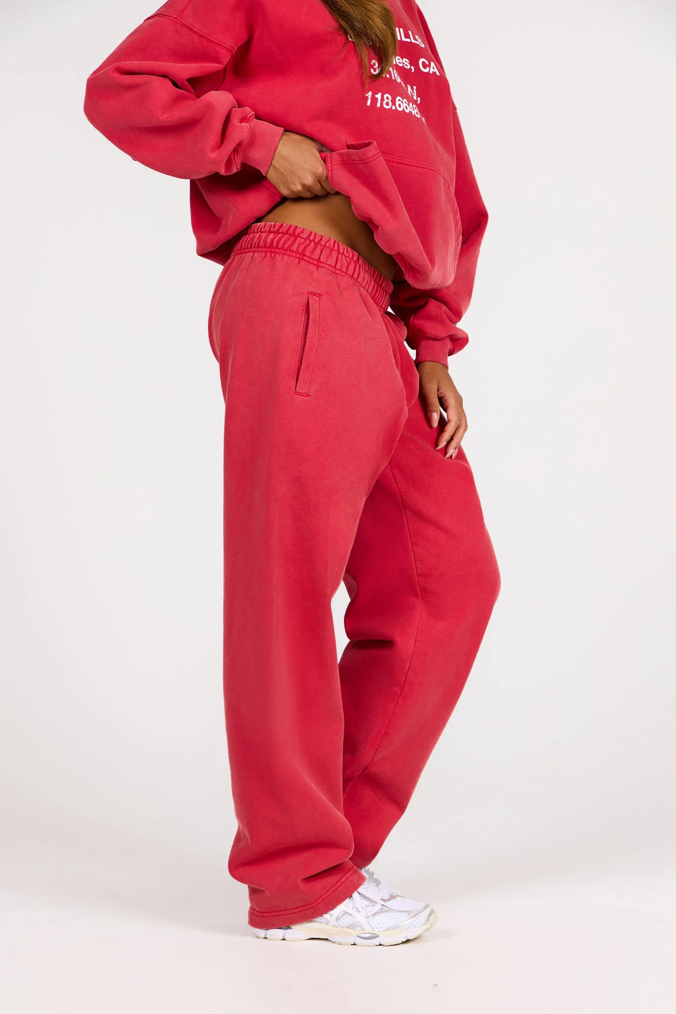 VINTAGE WASH STRAIGHT LEG SWEATPANTS RASPBERRY RED - Image 2